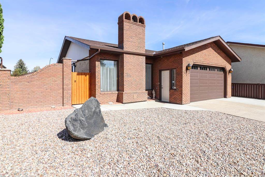 48 Castelani Crescent - Photo 1