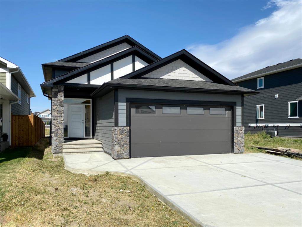 709 Sixmile Crescent - Photo 1