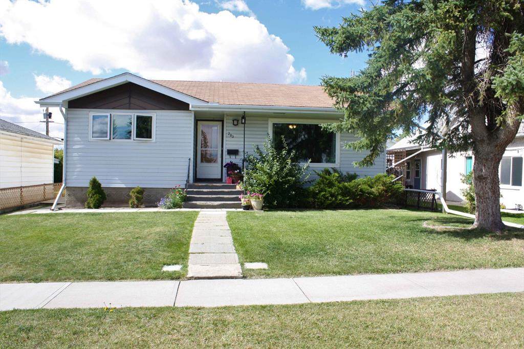 203 Railway Avenue - Photo 1