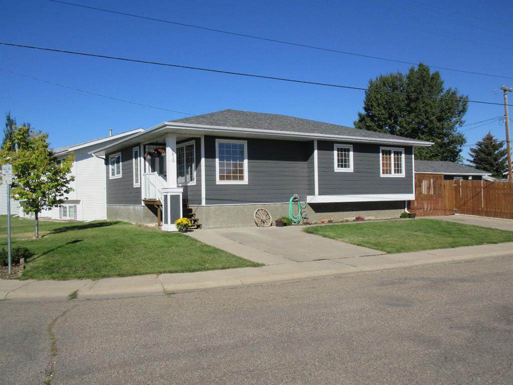 5415 39 Avenue - Photo 1