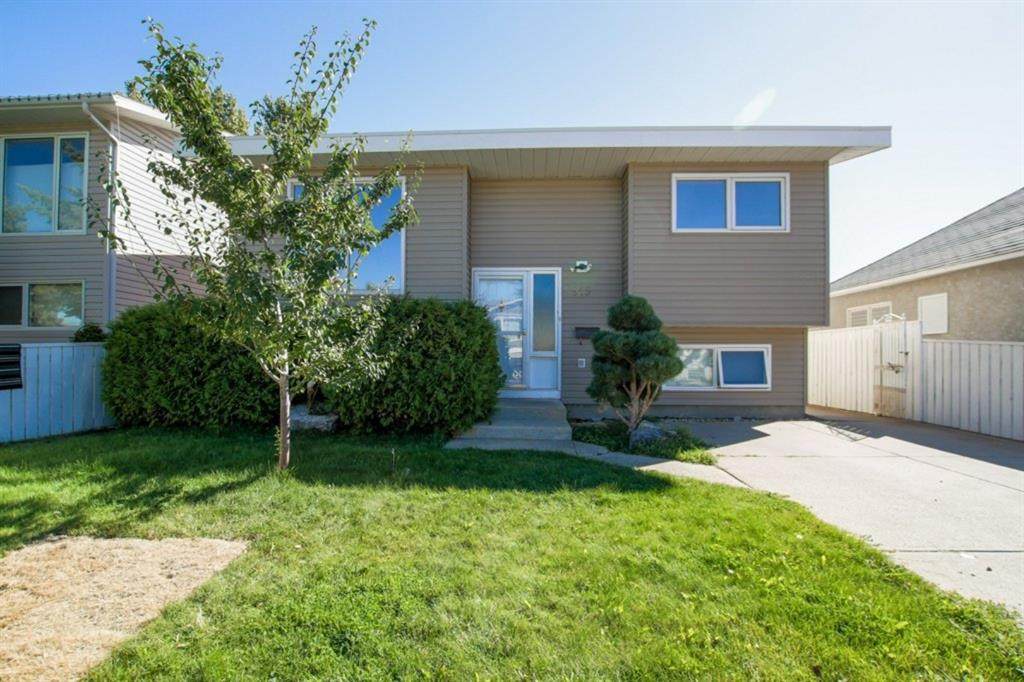 915 9 Street - Photo 1