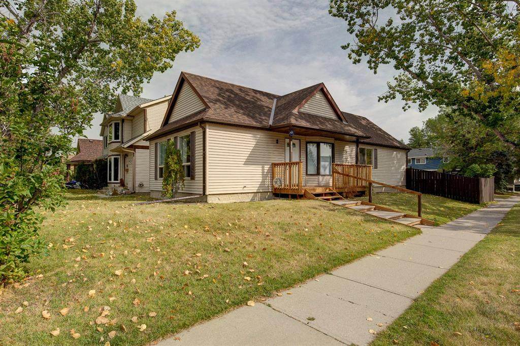 896 Queensland Drive - Photo 1