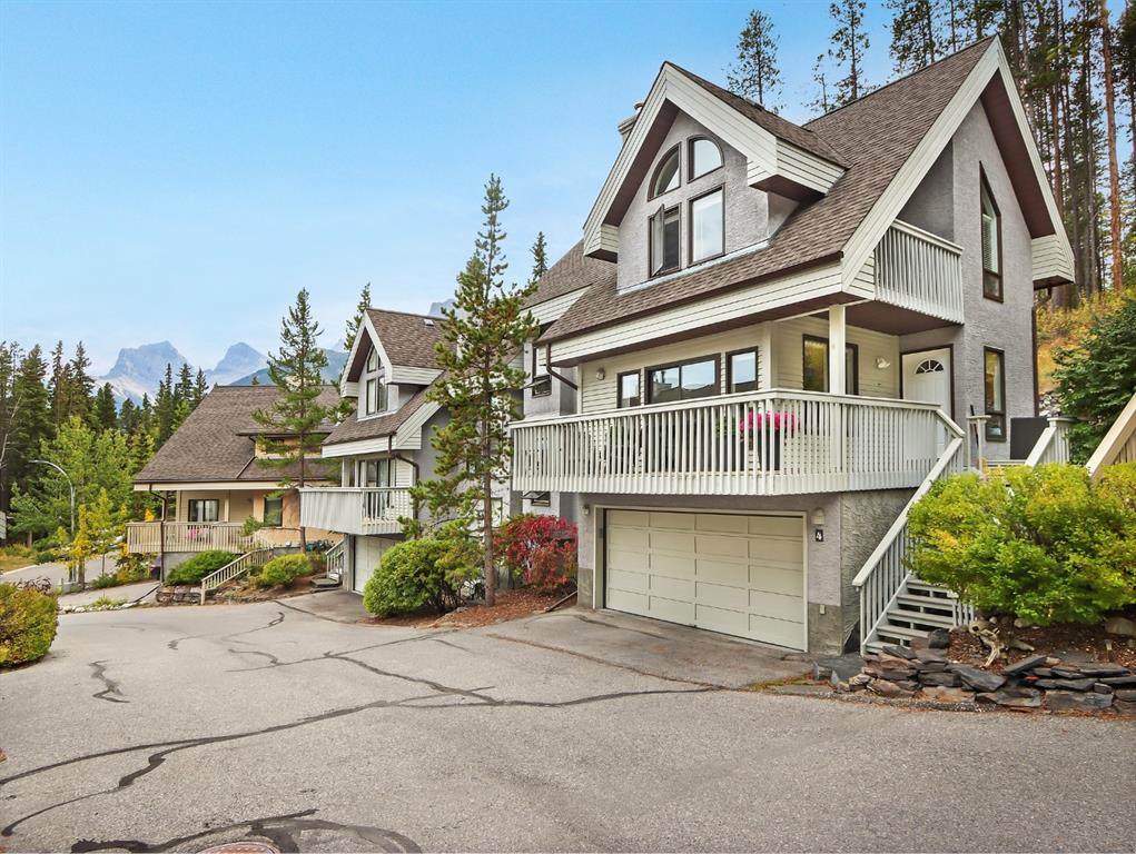 100 Grassi Place - Photo 1