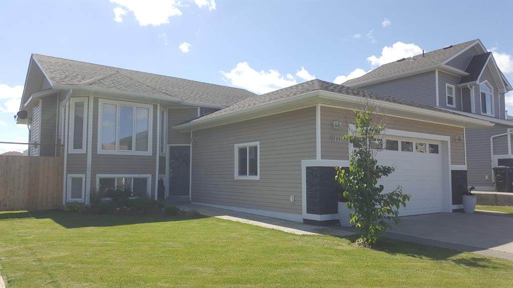 9121 130 Avenue - Photo 1