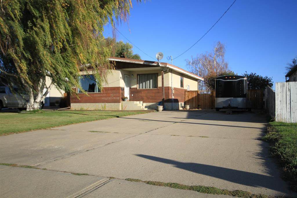 5309 62 Avenue - Photo 1