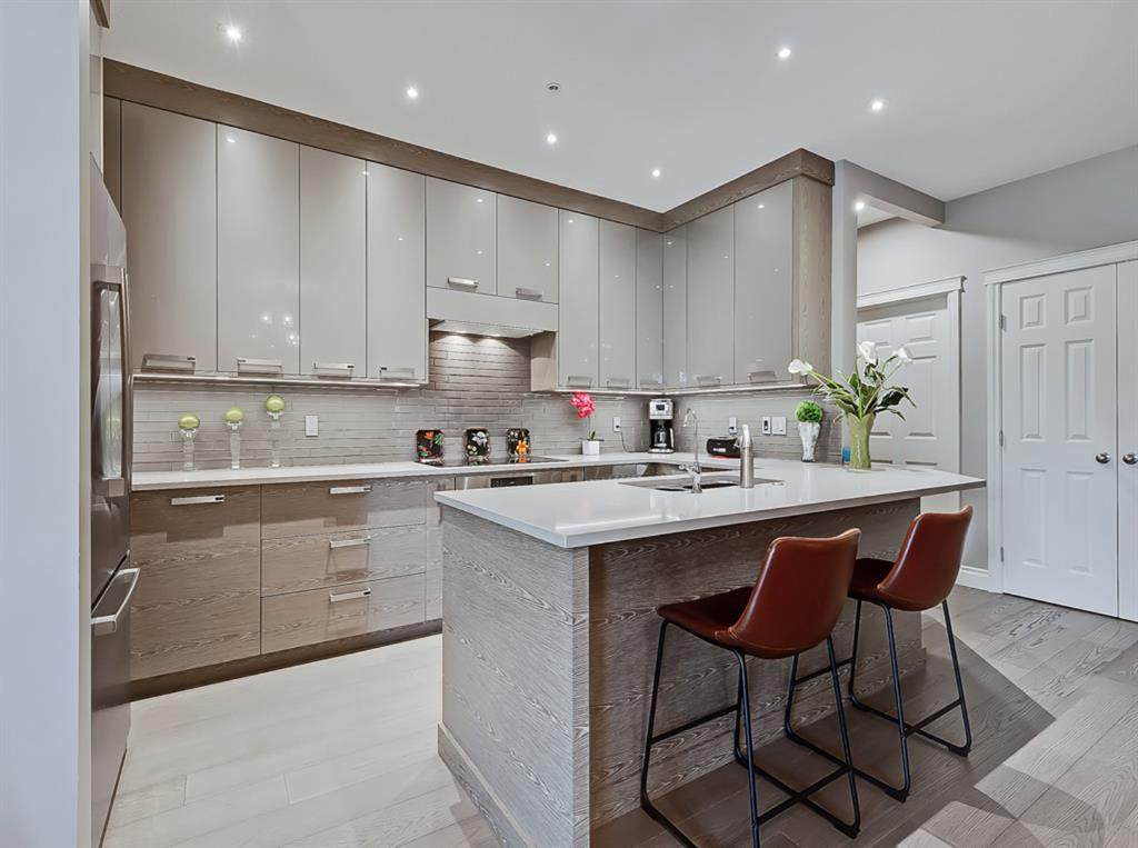 24 Hemlock Crescent - Photo 1