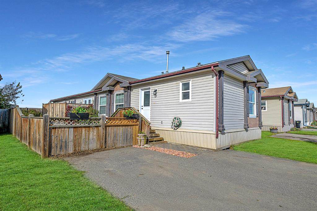 8806 91 Street - Photo 1
