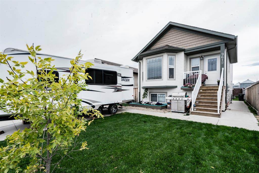 9612 113 Avenue - Photo 1