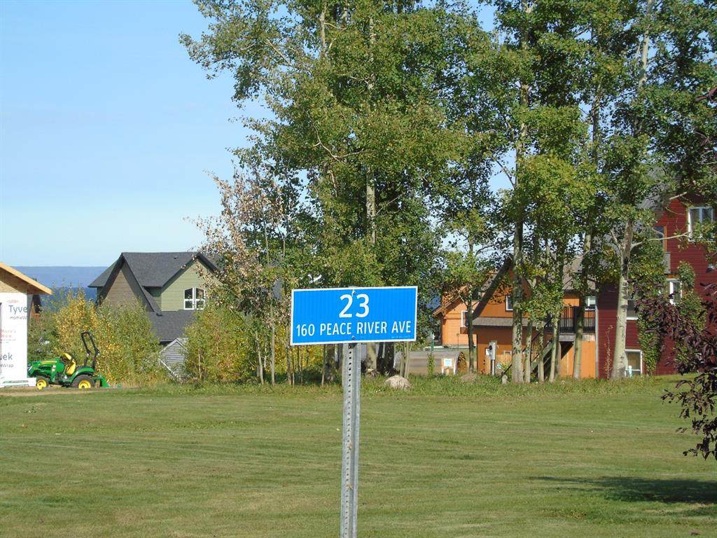 23 Peace River Avenue - Photo 1