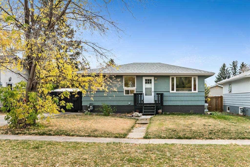 425 50 Avenue - Photo 1