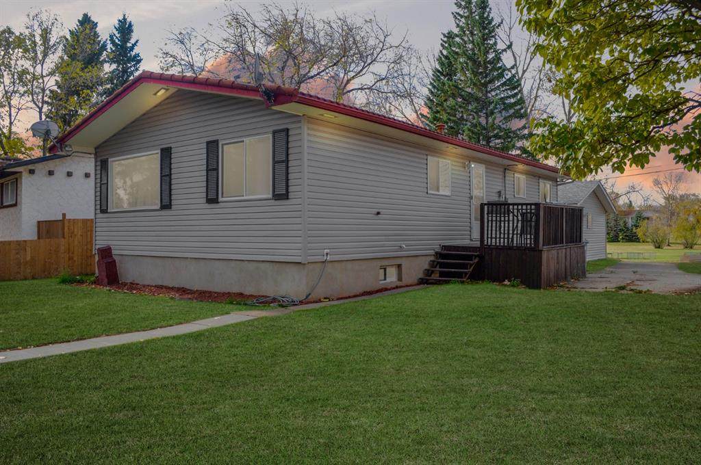 2218 Westview Crescent - Photo 1