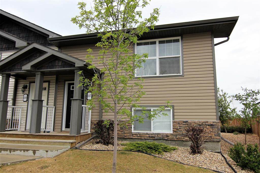 117 Redwood Boulevard - Photo 1