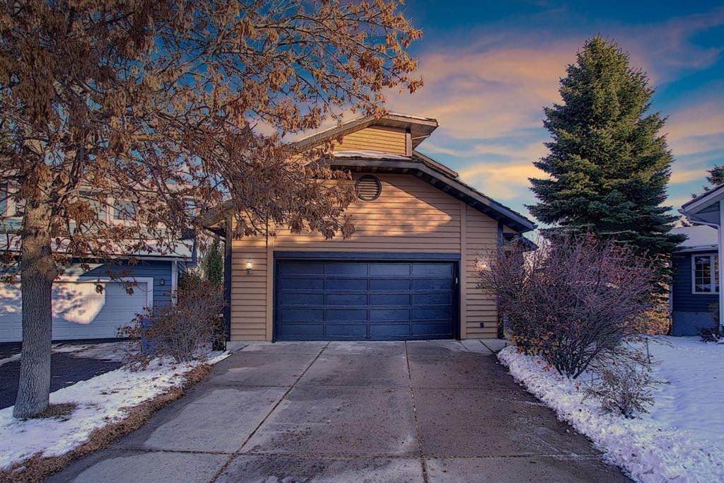 319 Stravanan Bay - Photo 1