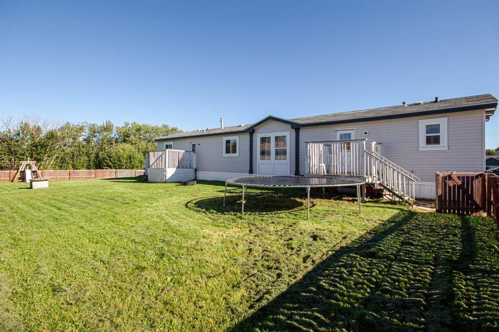 5117 44 Street - Photo 1