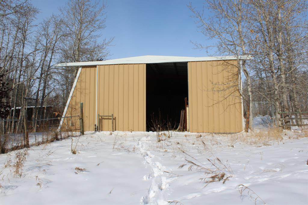 33131 Meskanaw Road - Photo 1