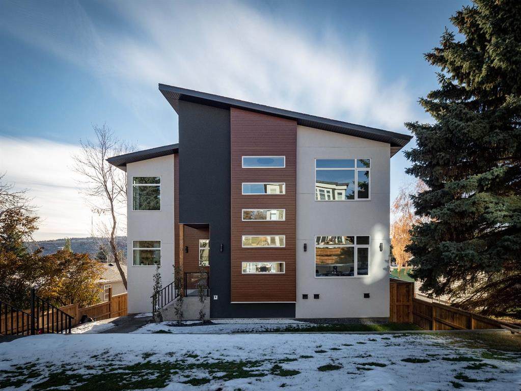 5007 22 Avenue - Photo 1