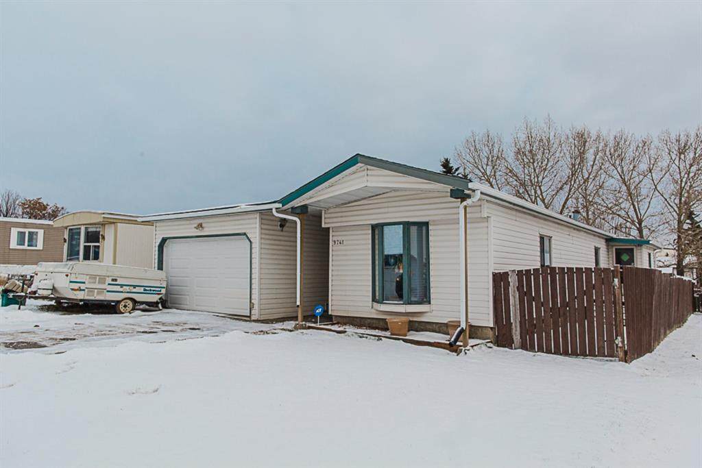 9741 120 Avenue - Photo 1