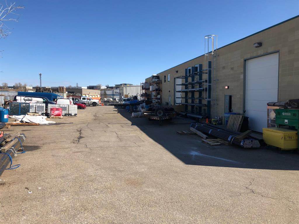 5039 13 Street - Photo 1