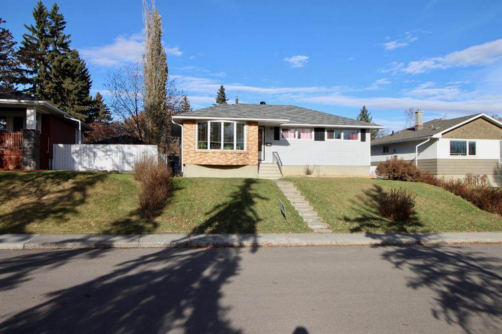 944 39 Avenue - Photo 1