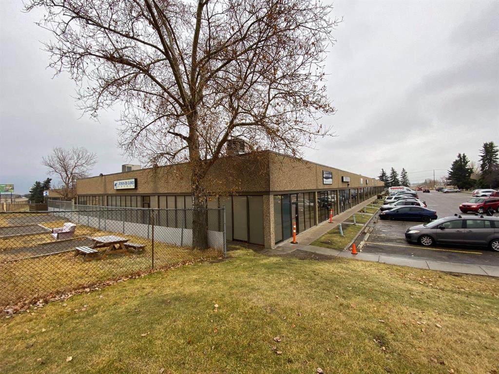 3200 14 Avenue - Photo 1