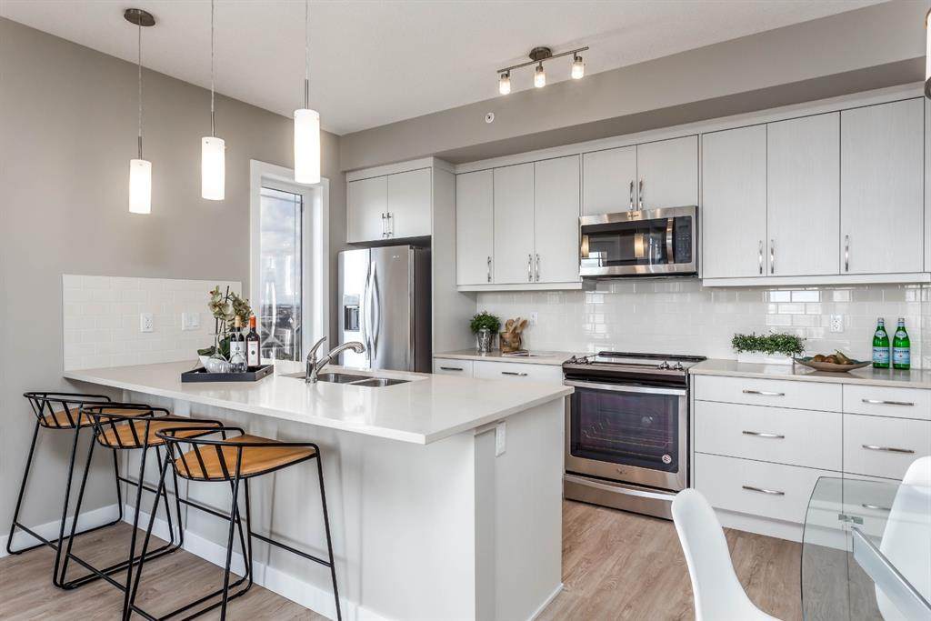 100 Auburn Meadows Manor - Photo 1