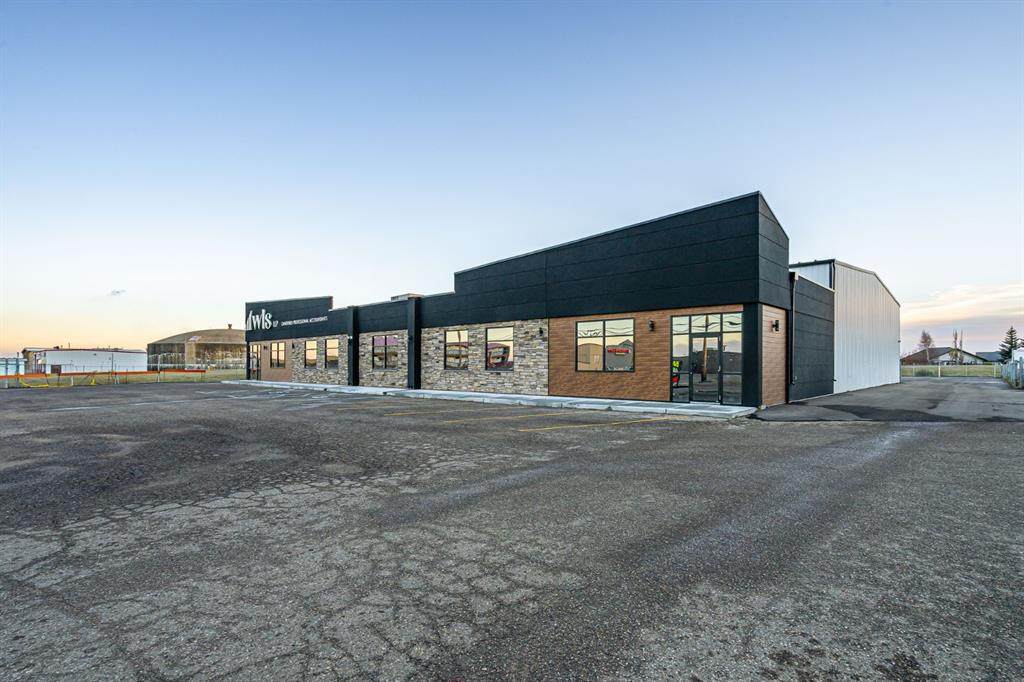 6305 43 Street - Photo 1