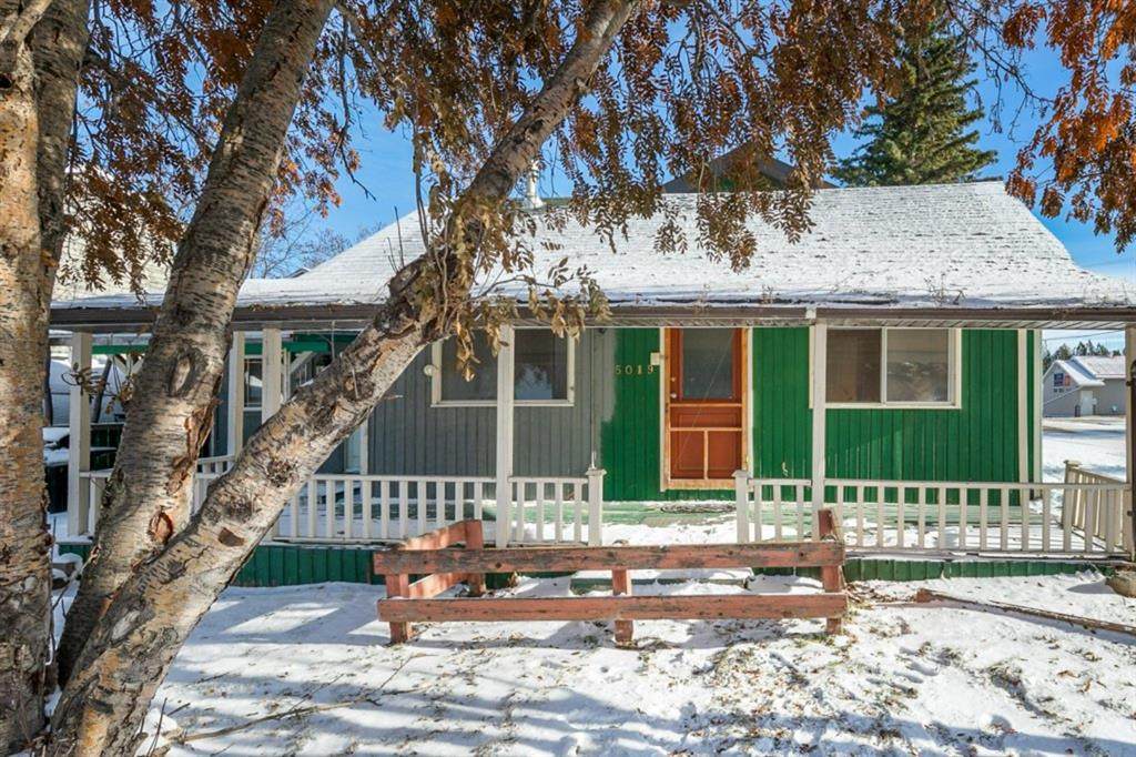 5019 52 Street - Photo 1
