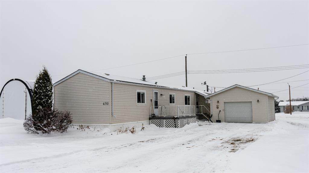 4712 49 Street - Photo 1