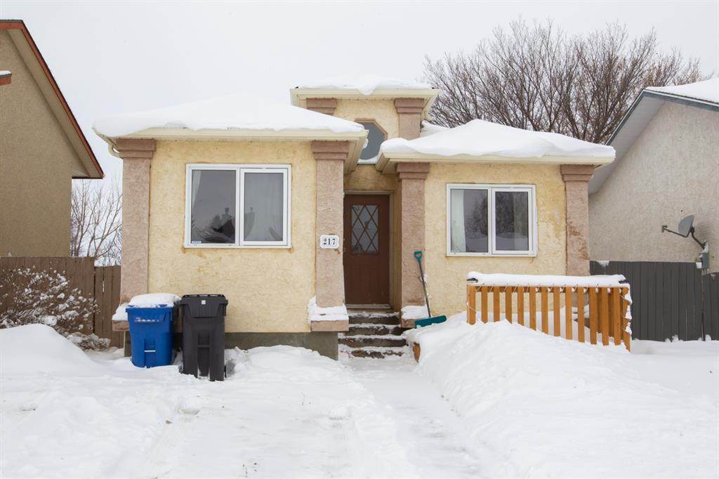 217 Mt Crandell Crescent - Photo 1