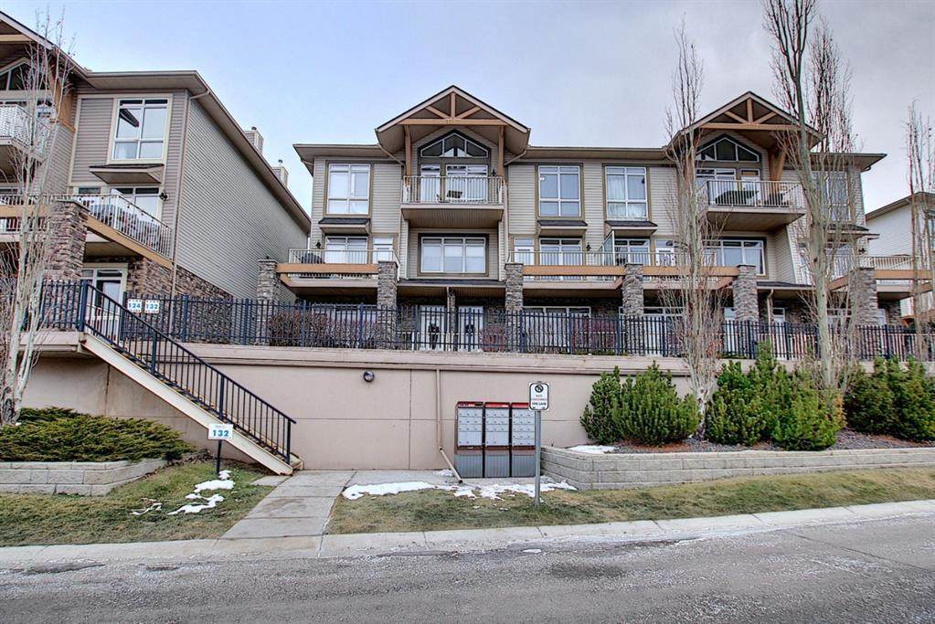 132 Rockyledge View - Photo 1