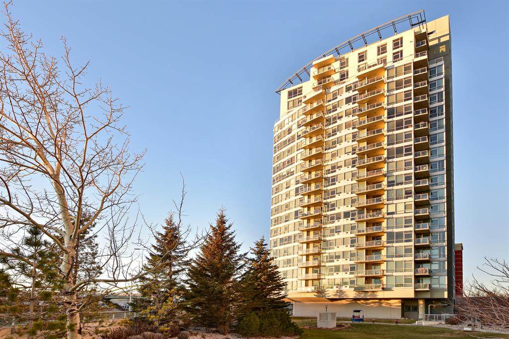 55 Spruce Place - Photo 1