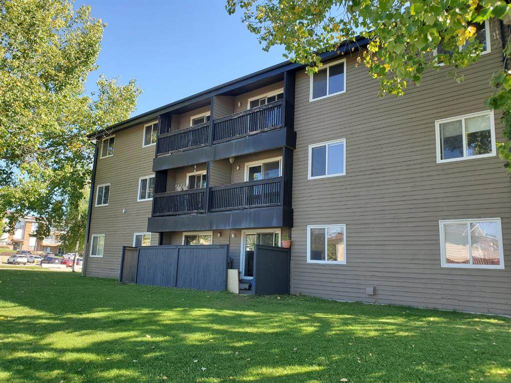 5611 10 Ave - Photo 1