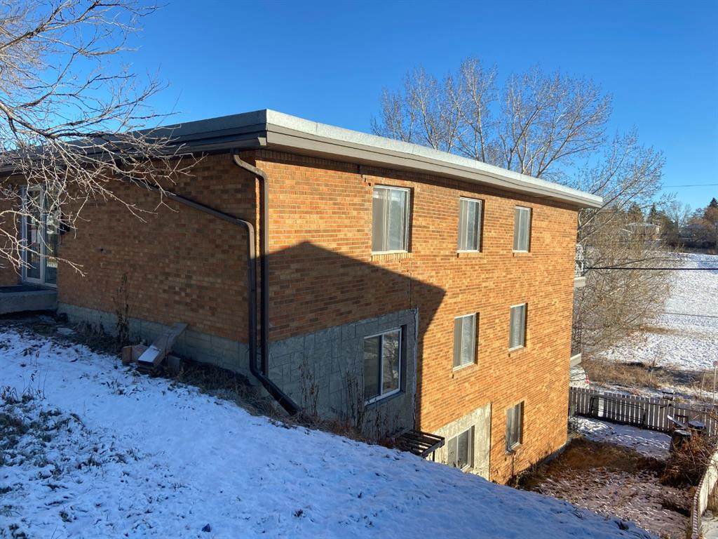4328 4 Street - Photo 1