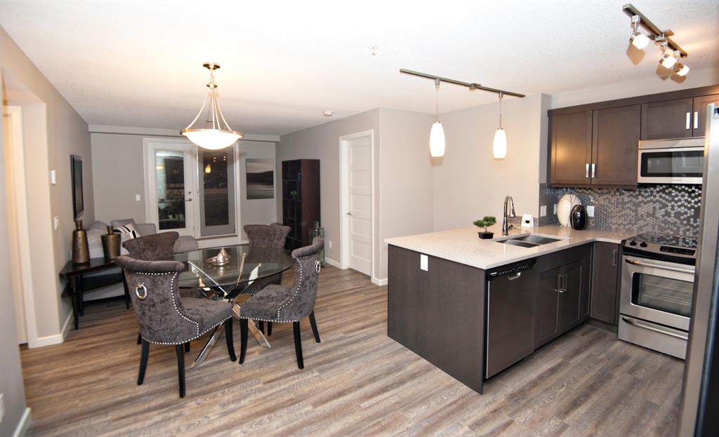 10 Market Boulevard - Photo 1