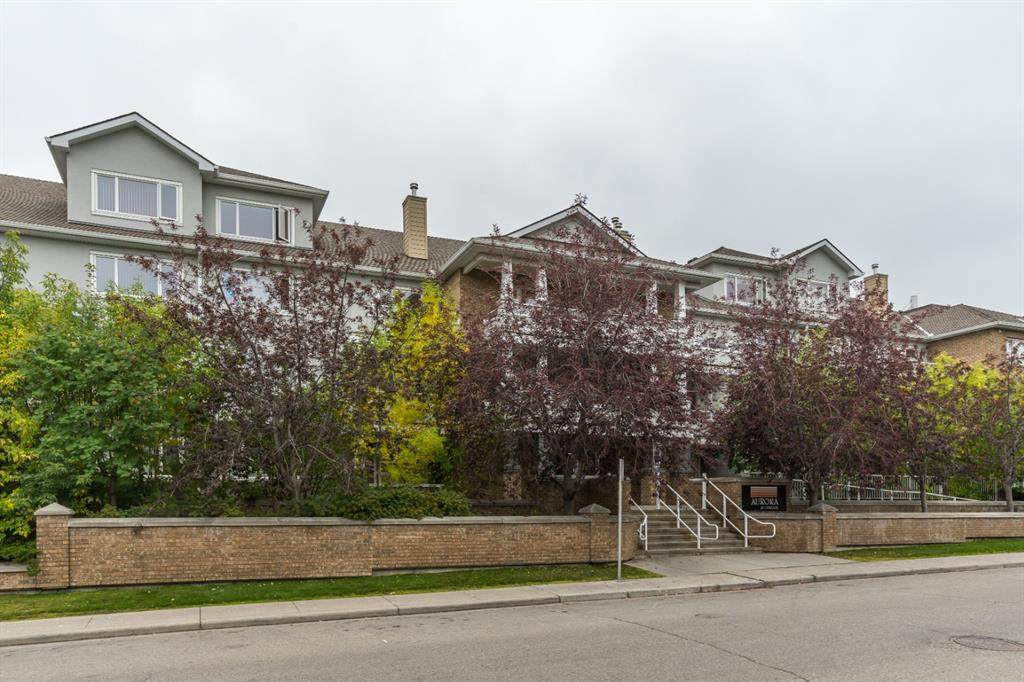 790 Kingsmere Crescent - Photo 1