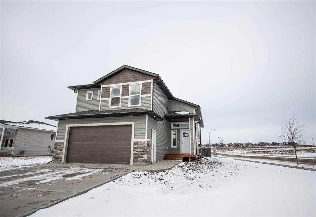 10402 129 Avenue - Photo 1