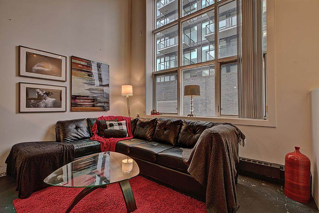 220 11 Avenue - Photo 1