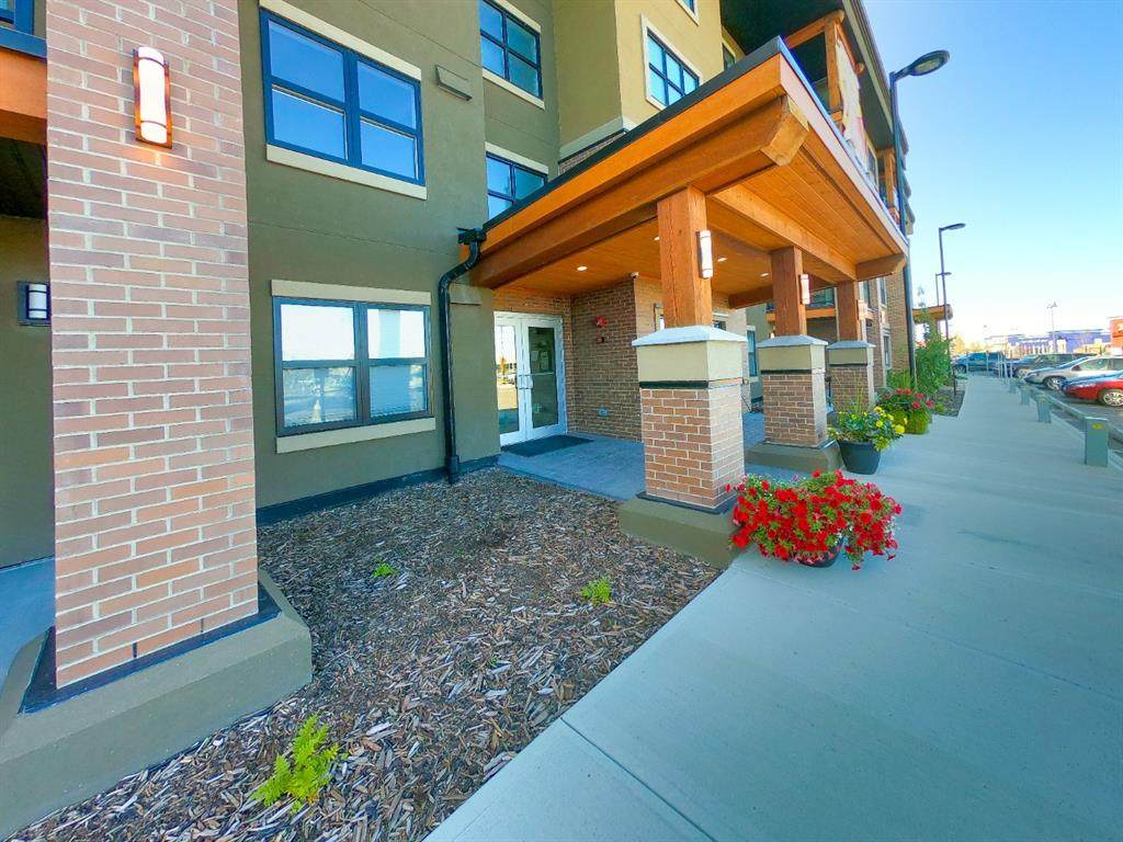 10 Market Boulevard - Photo 1