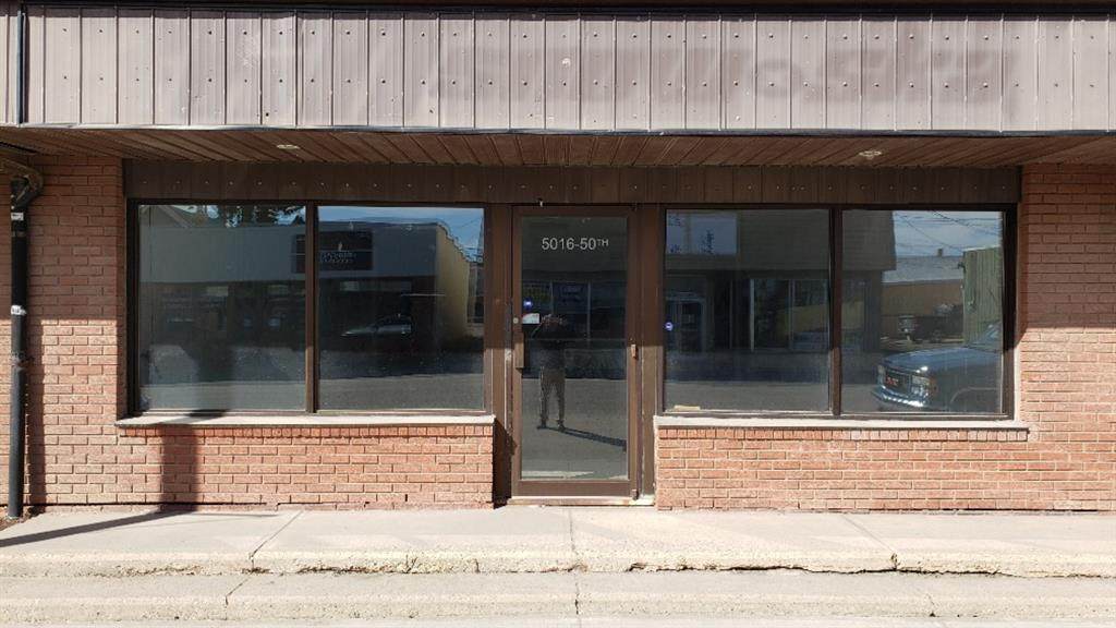 5016 50 Street - Photo 1