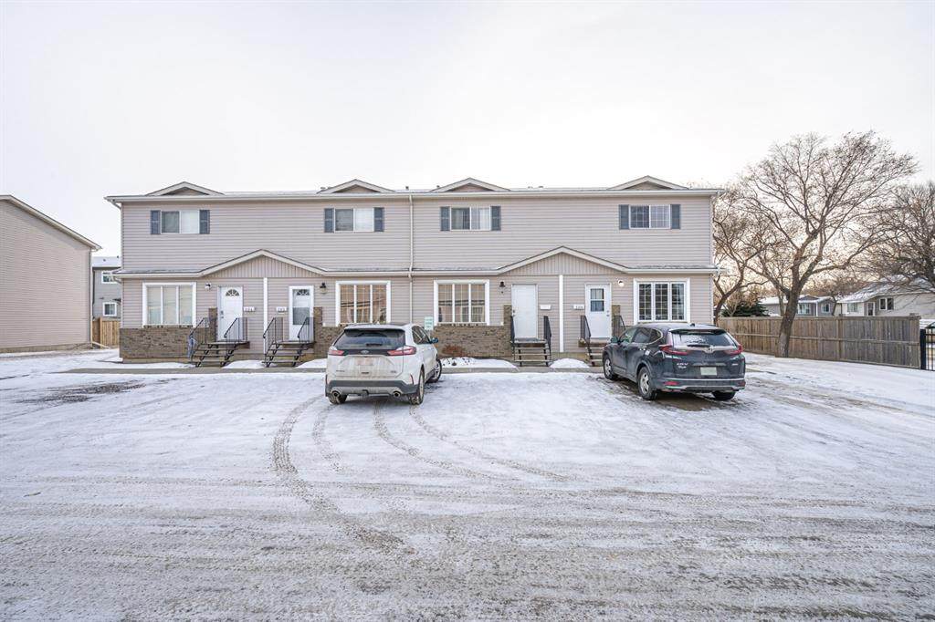 4811 47 Avenue - Photo 1