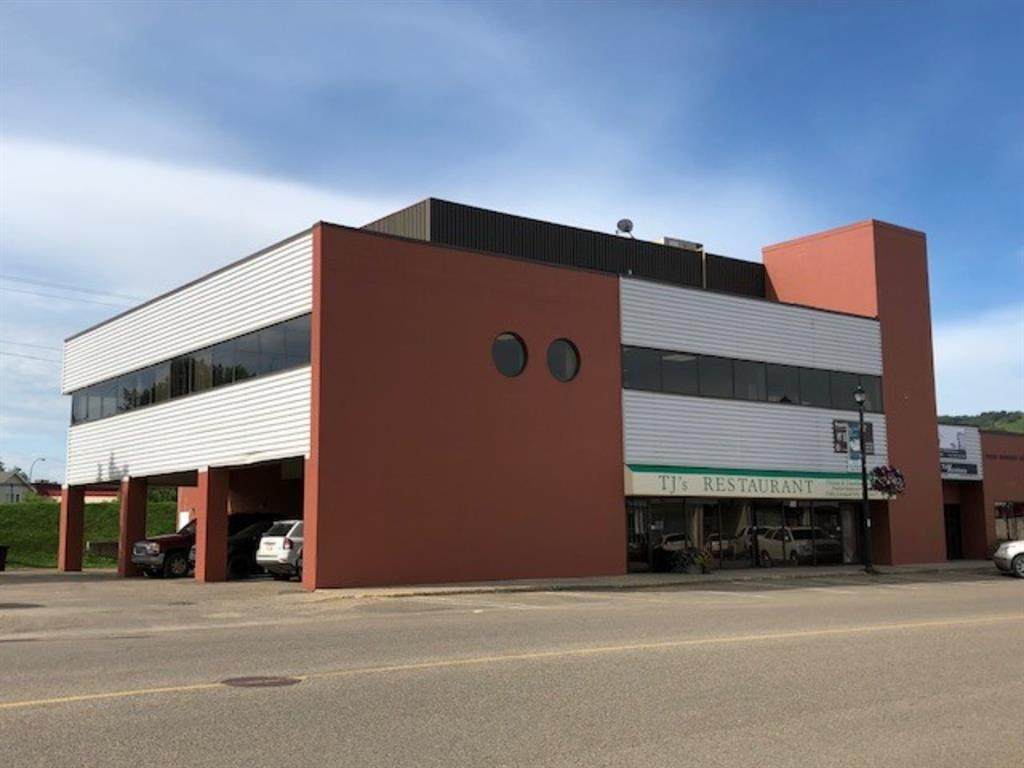 10011 102 Avenue - Photo 1