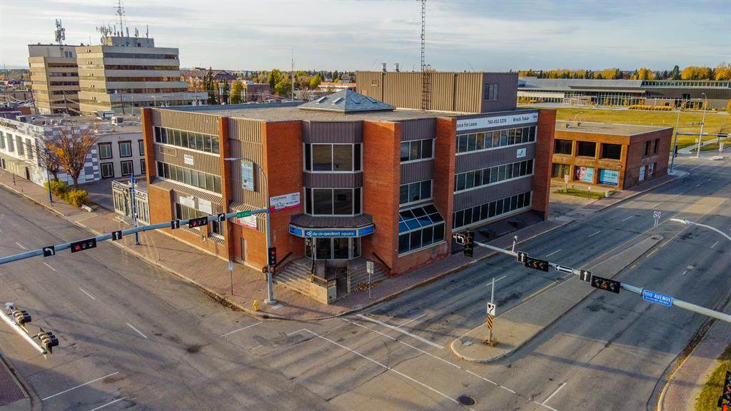 9804 100 Avenue - Photo 1