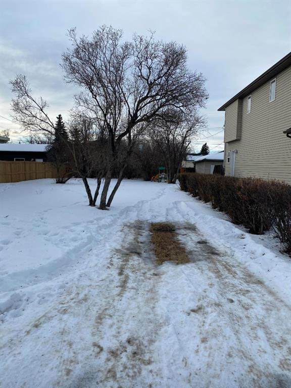7429 22 Street - Photo 1