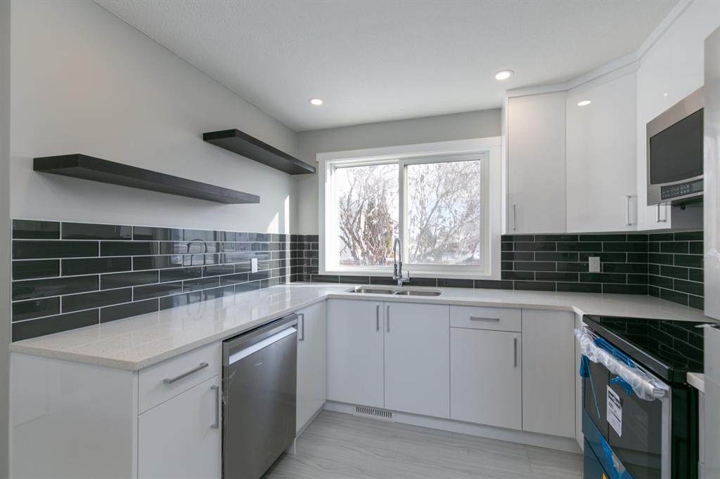 3235 56 Street - Photo 1