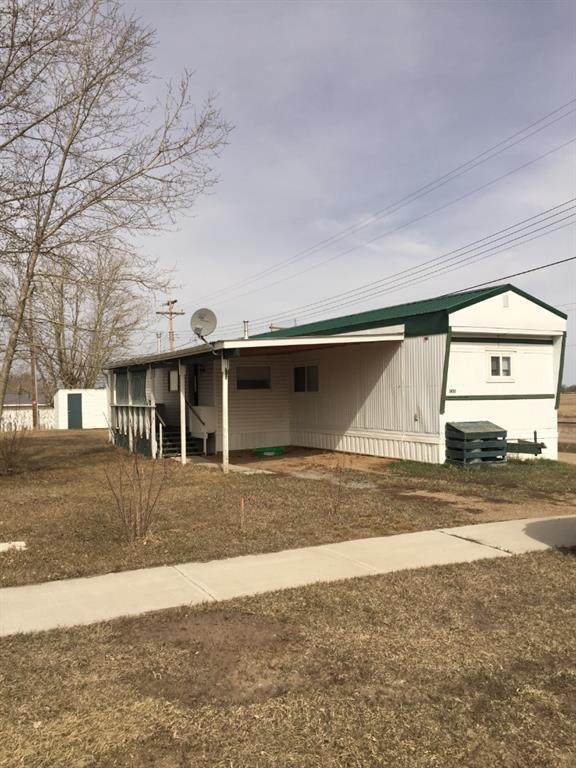 5030 50 Street - Photo 1