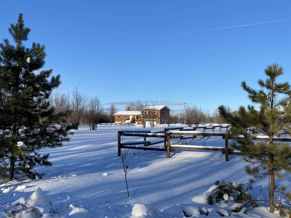 12368 Township Road 1093 - Photo 1