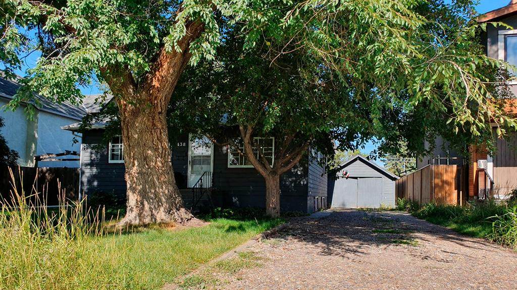 438 23 Avenue - Photo 1