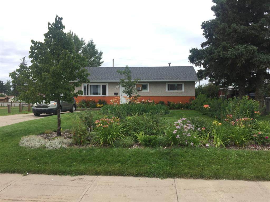 11002 94st - Photo 1