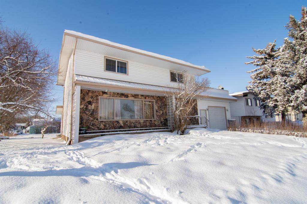 8602 99B Street - Photo 1