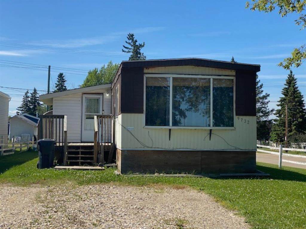 9732 99 Street - Photo 1
